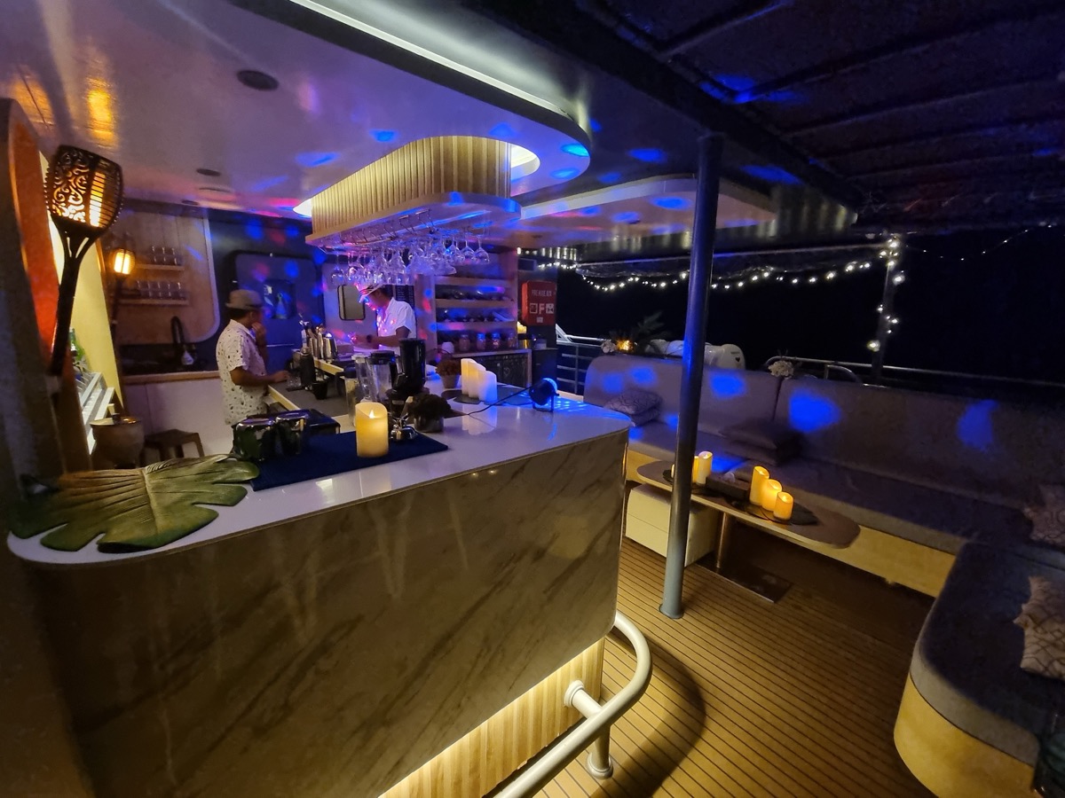 아웃도어 살롱 (바)